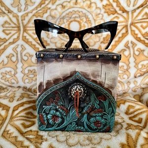Tortoise Shell Cat-eye Glasses